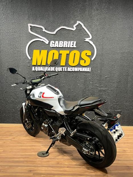 YAMAHA MT-07 700 ABS, Foto 5