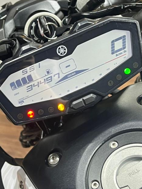 YAMAHA MT-07 700 ABS, Foto 7