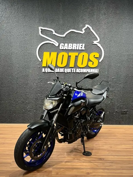 YAMAHA MT-07 700 ABS, Foto 4