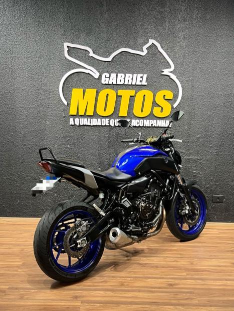 YAMAHA MT-07 700 ABS, Foto 6