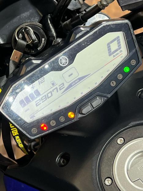 YAMAHA MT-07 700 ABS, Foto 7