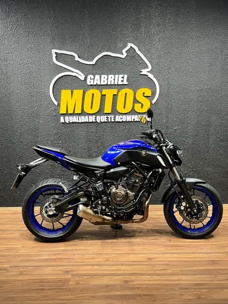 YAMAHA MT-07 700 ABS, Foto 1