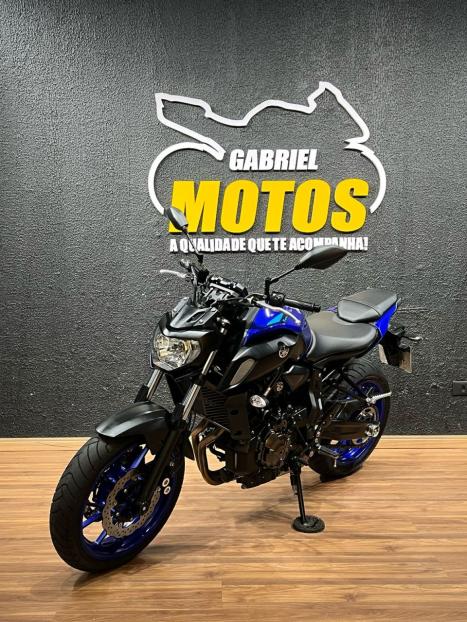 YAMAHA MT-07 700 ABS, Foto 4