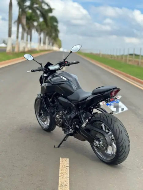 YAMAHA MT-07 700 ABS, Foto 6