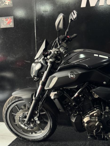 YAMAHA MT-07 700 ABS, Foto 6