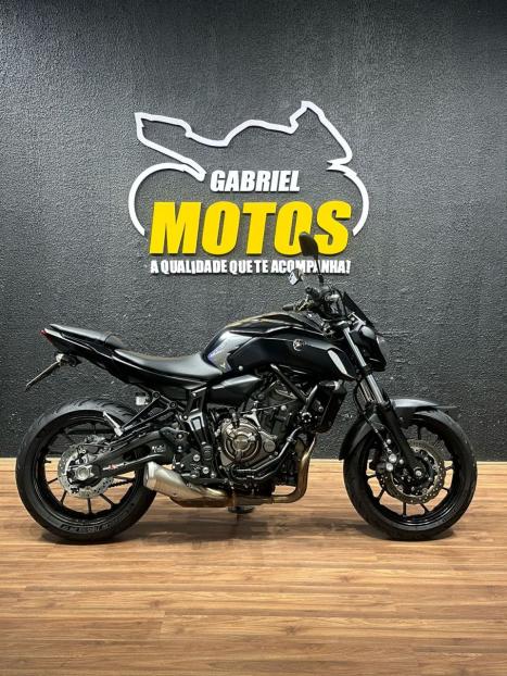 YAMAHA MT-07 700 ABS, Foto 1