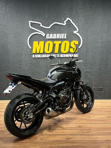 YAMAHA MT-07 700 ABS, Foto 5