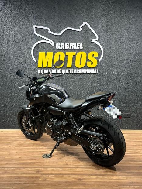 YAMAHA MT-07 700 ABS, Foto 6