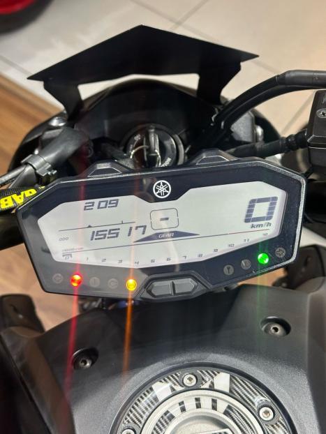YAMAHA MT-07 700 ABS, Foto 7