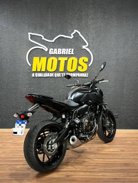 YAMAHA MT-07 700 ABS, Foto 6
