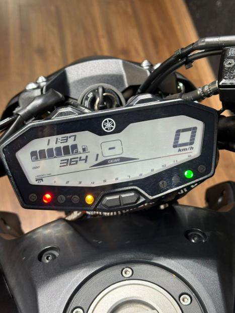 YAMAHA MT-07 700 ABS, Foto 7