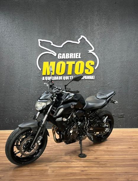 YAMAHA MT-07 700 ABS, Foto 4