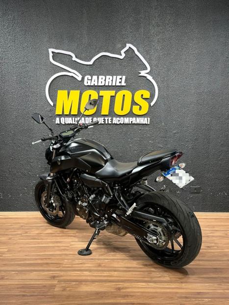 YAMAHA MT-07 700 ABS, Foto 5
