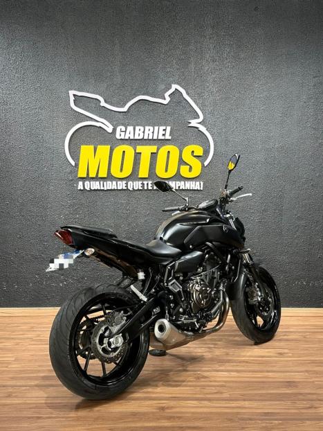 YAMAHA MT-07 700 ABS, Foto 6