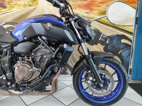 YAMAHA MT-07 700 ABS, Foto 8