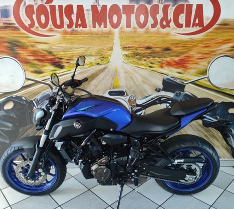 YAMAHA MT-07 700 ABS, Foto 1