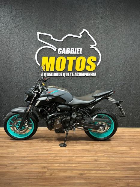 YAMAHA MT-07 700 ABS, Foto 2