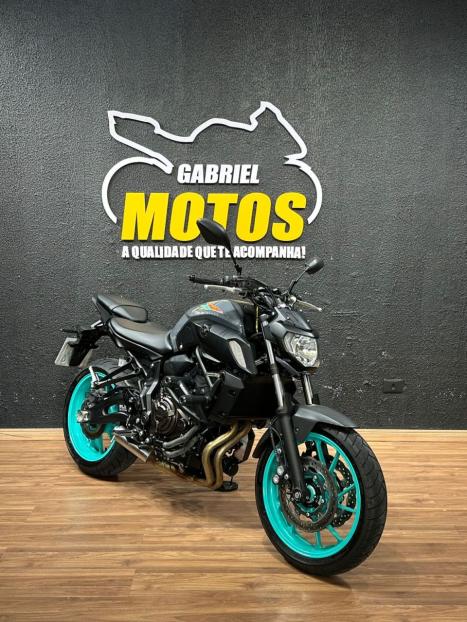 YAMAHA MT-07 700 ABS, Foto 3