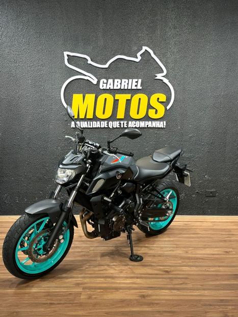 YAMAHA MT-07 700 ABS, Foto 4