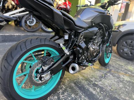 YAMAHA MT-07 700 ABS, Foto 2