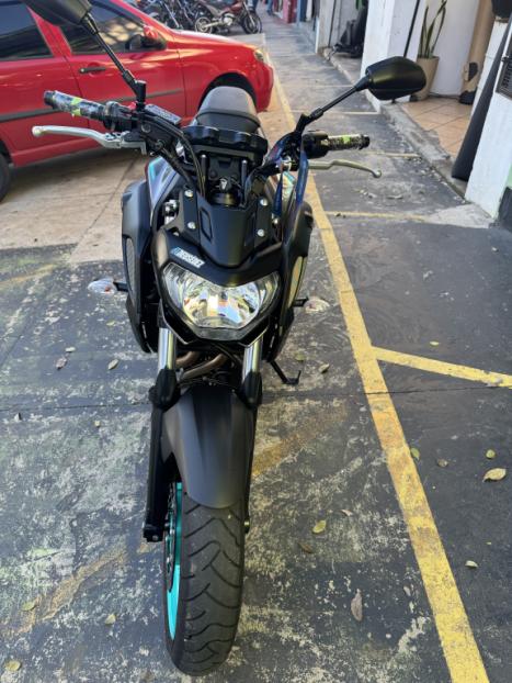 YAMAHA MT-07 700 ABS, Foto 4