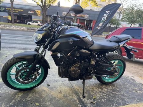 YAMAHA MT-07 700 ABS, Foto 3