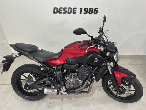 YAMAHA MT-07 700 ABS, Foto 2
