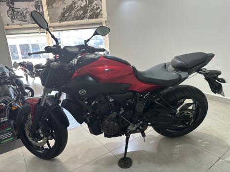YAMAHA MT-07 700 ABS, Foto 4