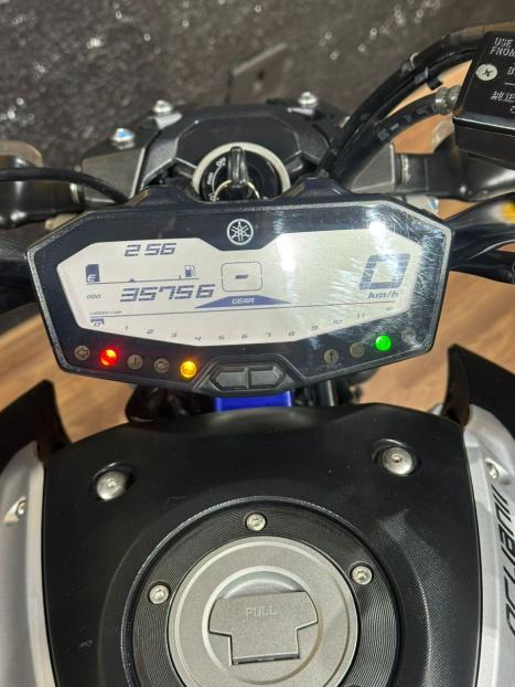 YAMAHA MT-07 700 ABS, Foto 7