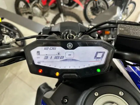 YAMAHA MT-07 700 ABS, Foto 6