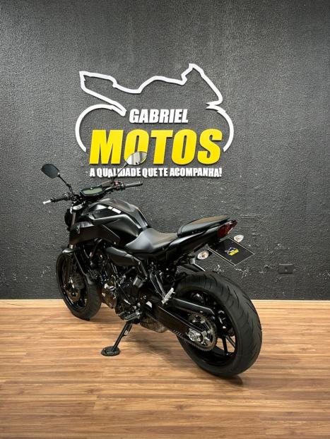 YAMAHA MT-07 700 ABS, Foto 5