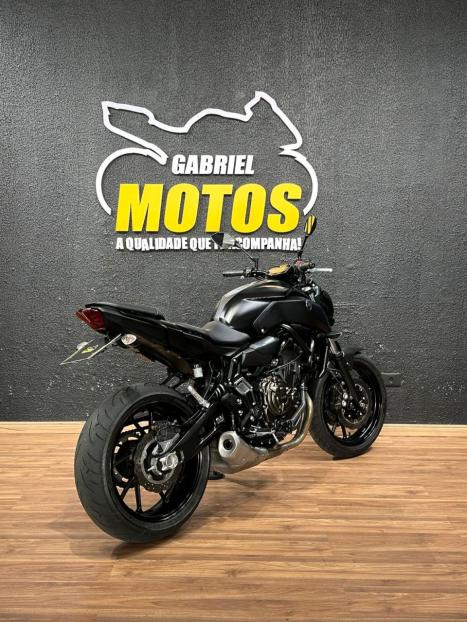 YAMAHA MT-07 700 ABS, Foto 6