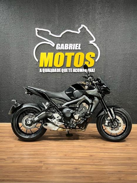 YAMAHA MT-09 850 ABS, Foto 1