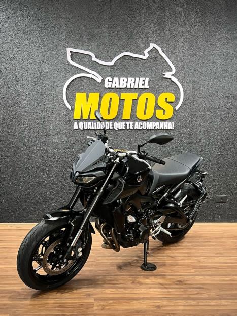 YAMAHA MT-09 850 ABS, Foto 4