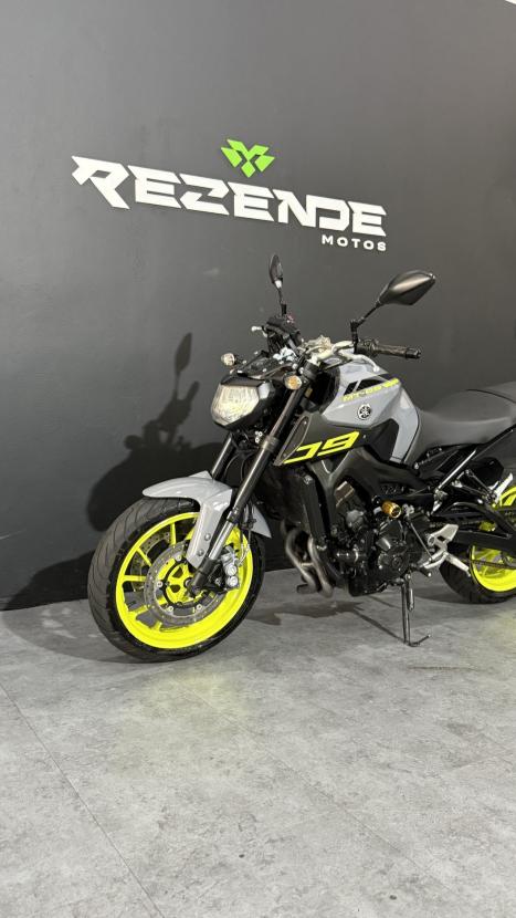 YAMAHA MT-09 850 ABS, Foto 7