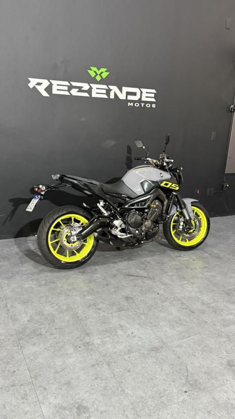 YAMAHA MT-09 850 ABS, Foto 9