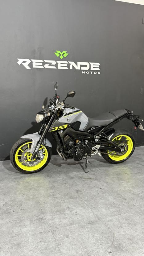 YAMAHA MT-09 850 ABS, Foto 11