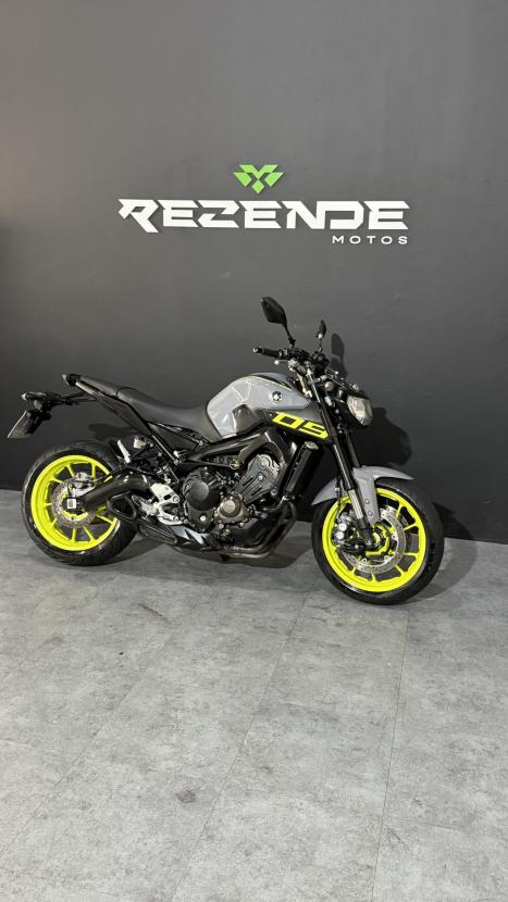 YAMAHA MT-09 850 ABS, Foto 13