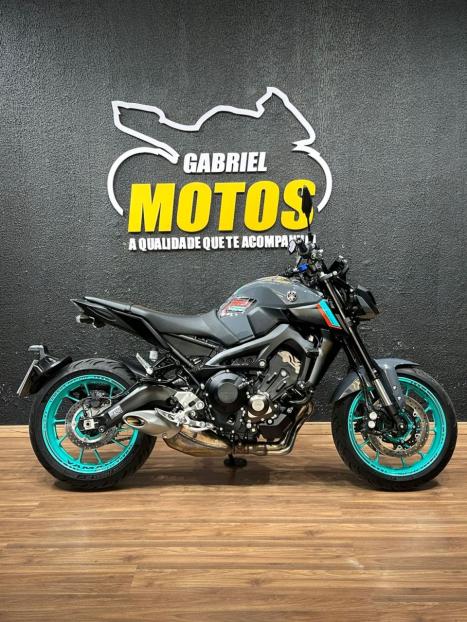 YAMAHA MT-09 850 ABS, Foto 1