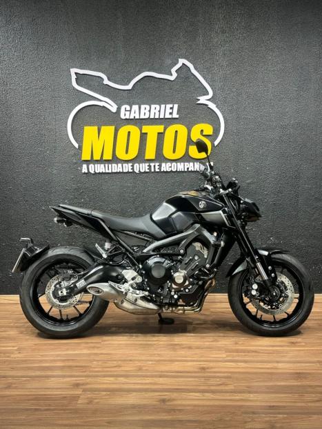 YAMAHA MT-09 850 ABS, Foto 1