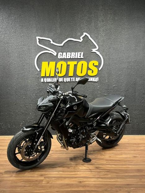 YAMAHA MT-09 850 ABS, Foto 4