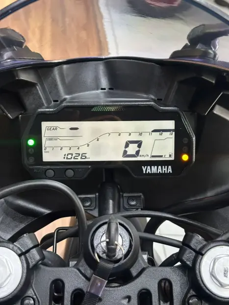 YAMAHA R 15 , Foto 7