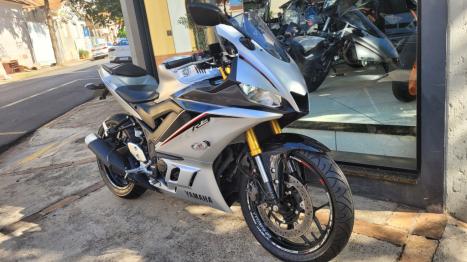 YAMAHA R 320 , Foto 2