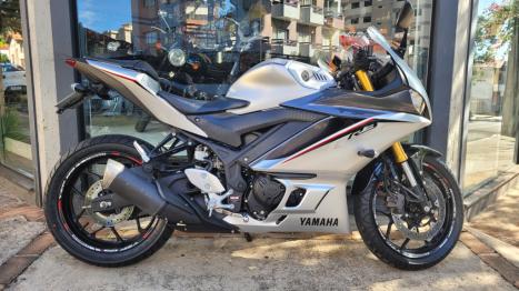 YAMAHA R 320 , Foto 3