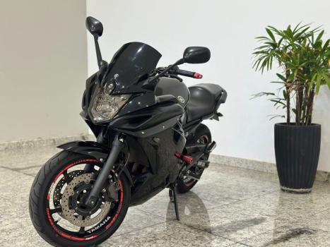 YAMAHA XJ6 600 F, Foto 1