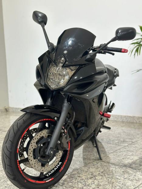 YAMAHA XJ6 600 F, Foto 2