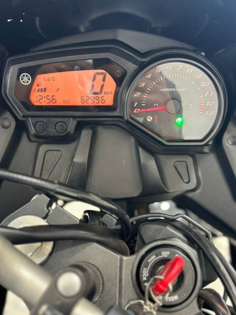 YAMAHA XJ6 600 F, Foto 4