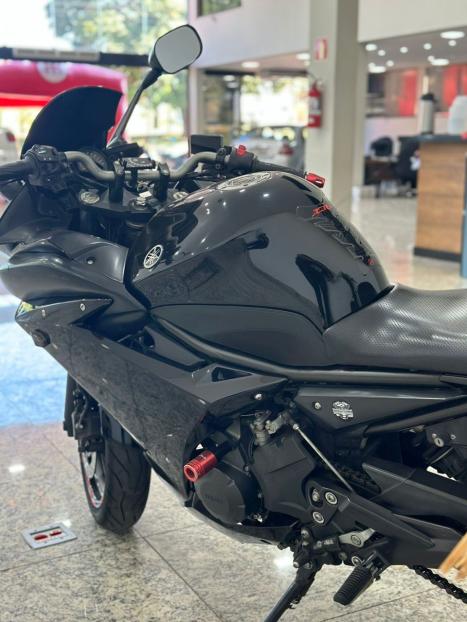 YAMAHA XJ6 600 F, Foto 5