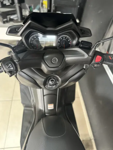 YAMAHA Xmax 250 , Foto 8