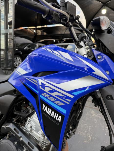 YAMAHA XTZ 250 LANDER, Foto 2